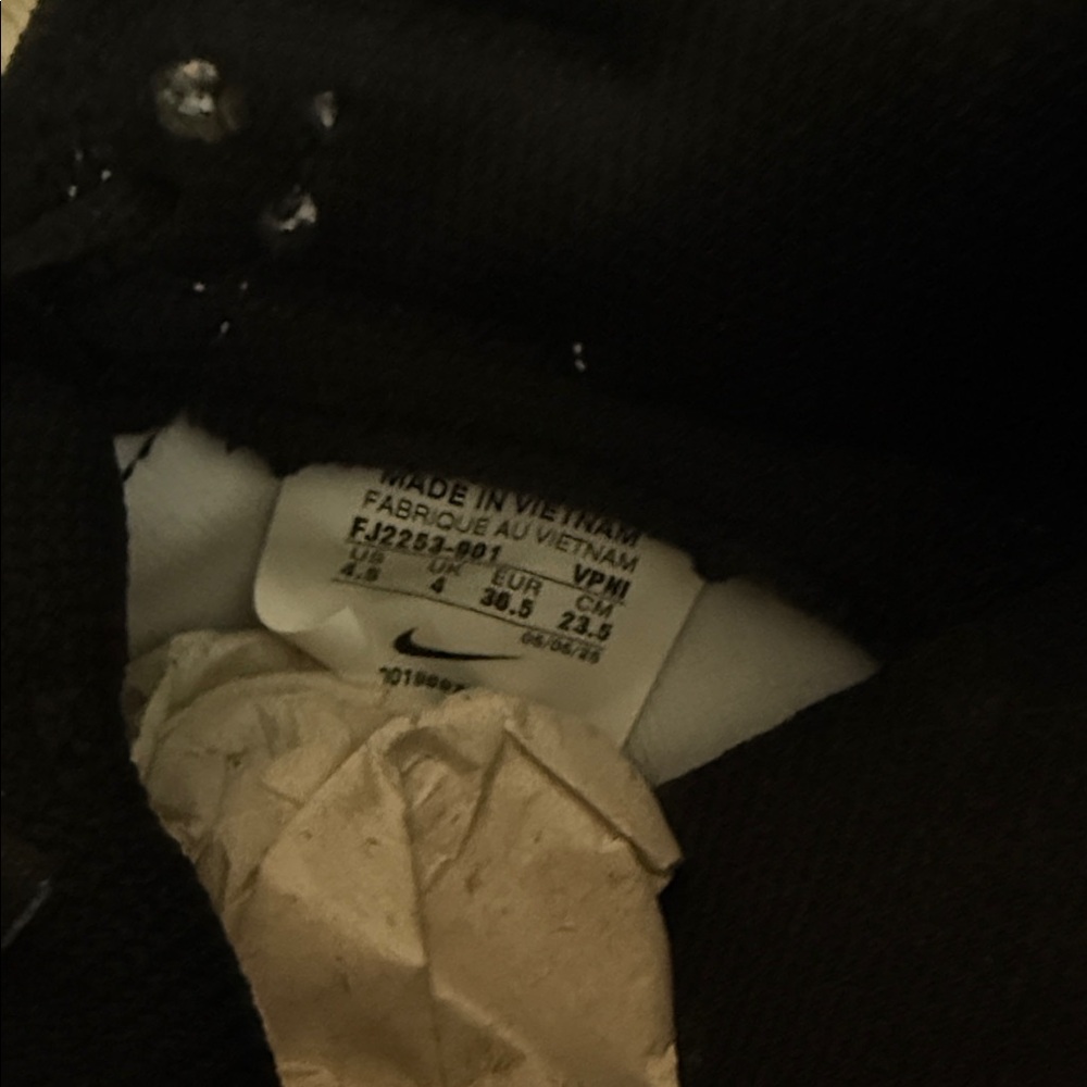 WORN ONCE Nike Dunk Sneakers - Picture 4 of 4